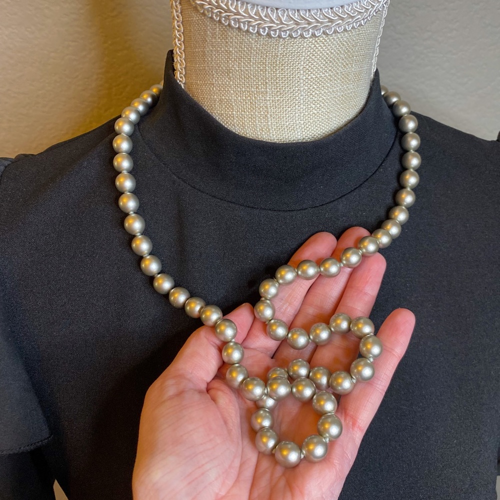 Vintage Joan Rivers Grayish Golden Iridescent Glass Faux Pearl Long Necklace - Picture 1 of 3